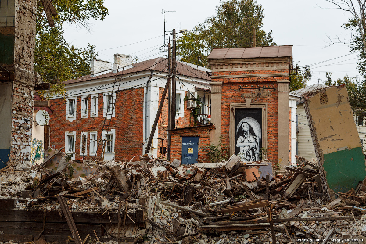 Снесенный дом на ул. Чкалова и работа Паши 183 «Мадонна с младенцем». Выкса