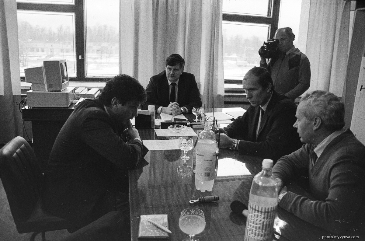 Приезд Бориса Немцова в Выксу. 1992