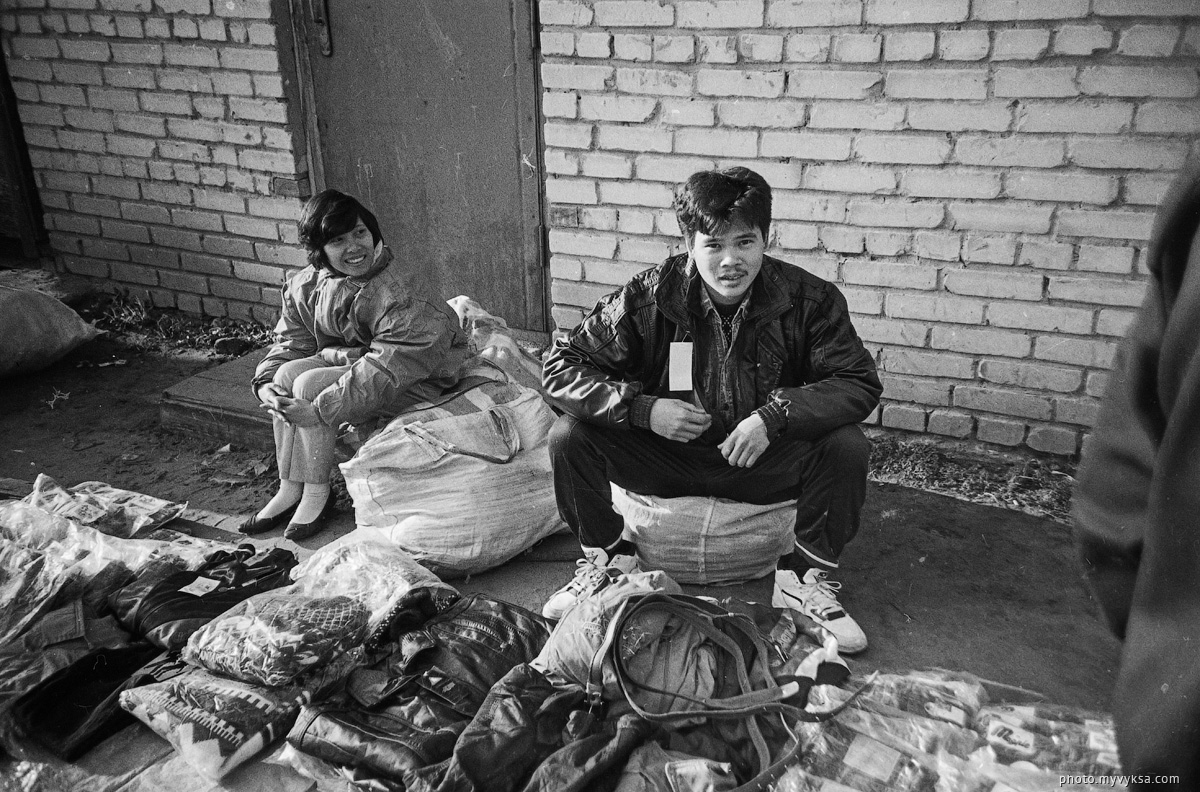 Городской рынок. Выкса. 1992г.