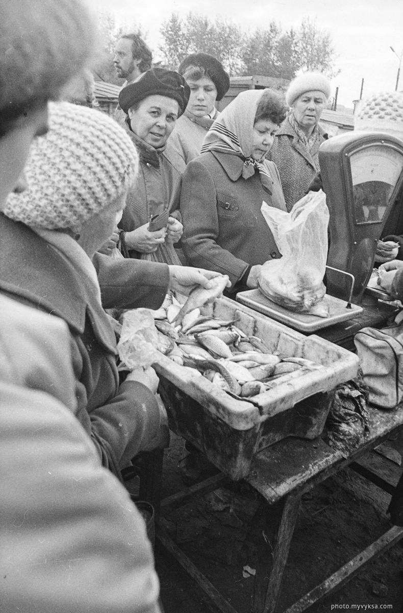 Городской рынок. Выкса. 1992г.