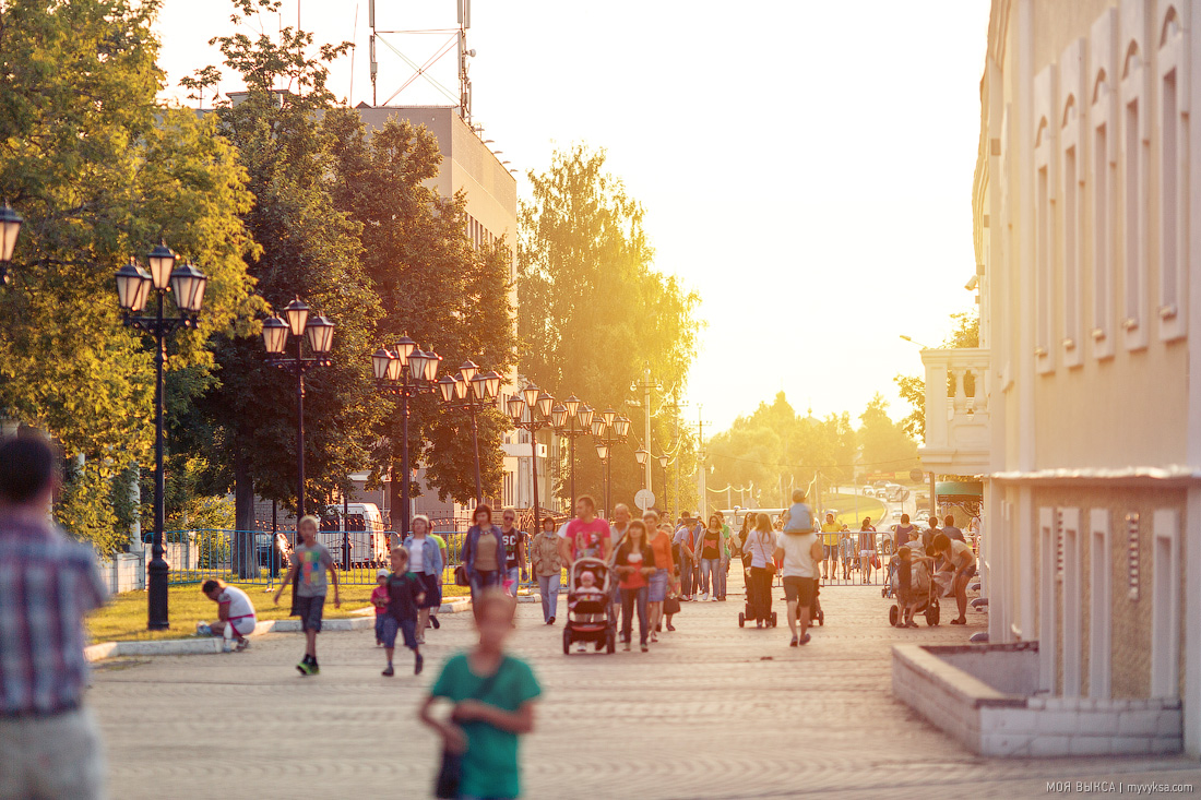 Выкса город металлургов. Выкса площадь. Площадь Металлургов Выкса. Природа города Выкса.